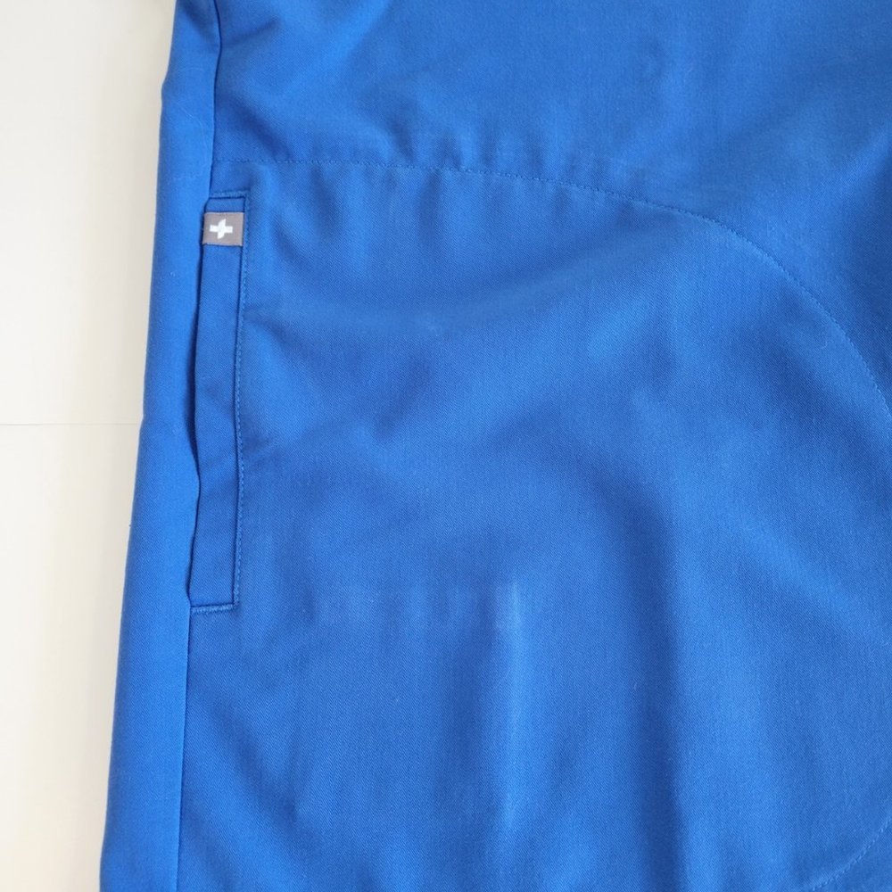 FIGS Technical Collection Rafaela Oversized Sleeveless Split Neck Scrub Top Blue - Picture 5 of 10
